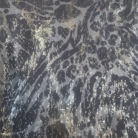 Beautiful Chico’s sweater Metallic Silver - Picture 5 of 6